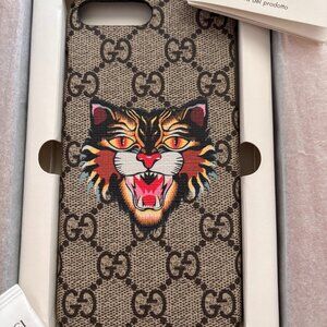 Gucci  GG Supreme The Angry Cat Case for iPhone SE (current), SE 2020, 7, 8 New